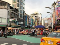 -六合夜市