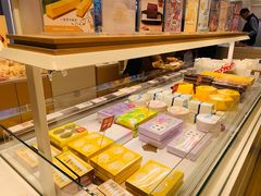 面包甜点陈列柜-好利来(八角店)