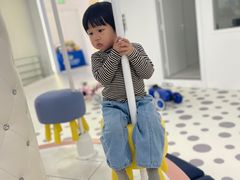 -蓝鲸奇亲子游泳俱乐部