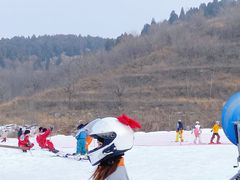 -济南卧虎山滑雪场