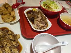 招牌鹅肉拼猪脚饭-潮双喜正宗澄海狮头鹅华利路店