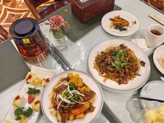 -丝路天山酒店(国际大巴扎店)