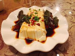 炝拌皮蛋豆腐-鞑子烤羊腿(贝村总店)