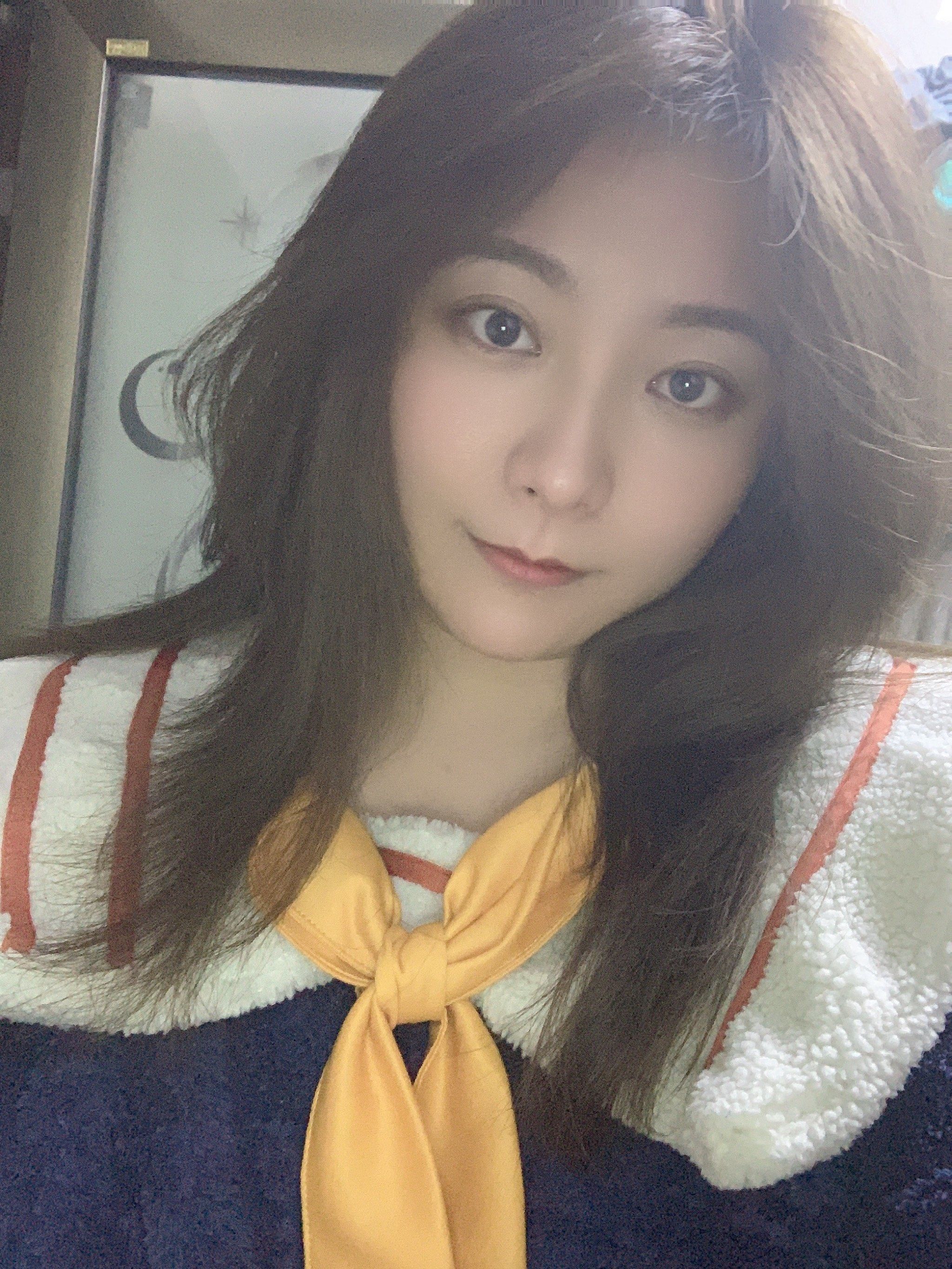 睡前终于可以美美哒自拍了～～不会再觉得眉毛那里缺一块,想不到这家