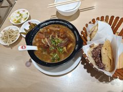 -闫家驴肉老店(华电一校店)