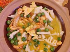 -霄汉牛三鲜湖北砂锅菜(万松园2店)