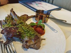 香煎法式羊扒配土豆饼-港丽餐厅(高德置地店)