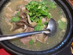-谢老五跷脚牛肉·非遗传承店