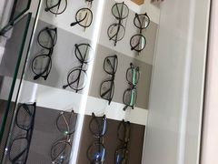 -提一眼镜·蔡司·依视路(小寨店)