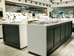 -宏宇眼镜蔡司依视路折扣店(兆佳眼镜城店)