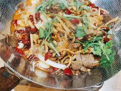 -帅巴人舅母子腊蹄民俗村