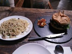 -HIGH FIVE哈福手工汉堡(桂林路店)