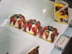 草莓法式慕斯-Au Cafe&Roastery(华侨城店)