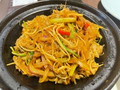 金针菇粉丝肥牛煲-有璟阁港式餐厅(国贸商城店)