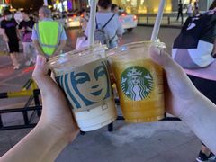 -星巴克(武汉欧利新天地店)
