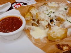 -城市大道红炉披萨烘焙坊