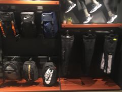 -耐克(恒隆广场店)