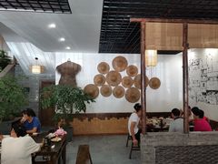 -黄桷树曹家私房菜(江与城店)