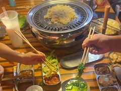 -叽叽扎扎烤肉场(生态城万达店)