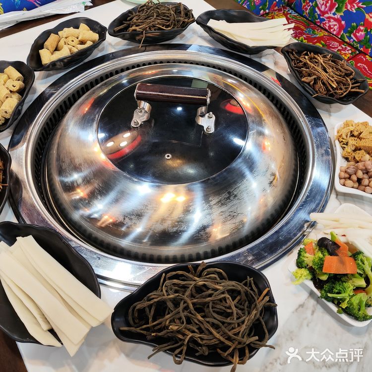 东北的山！东北的河！东北的铁锅炖大鹅！！！！