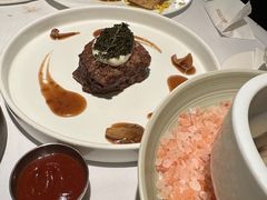 鱼子酱菲力牛排佐主厨秘制风味酱-王品牛排(郑州大卫城店)