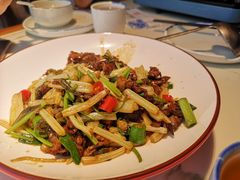 腌菜炒牛肉-姜君·千岛湖鱼头馆(浦东大道店)
