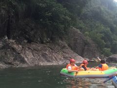 -安吉龙王山峡谷漂流