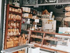 面包甜点陈列柜-Juicy Bakery(大学路店)