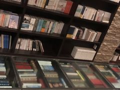 -钟书阁(松江泰晤士小镇店)