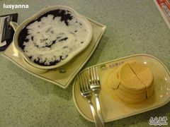 椰汁紫米露和咖啡木糠布丁-松记糖水店(铜锣湾分店)