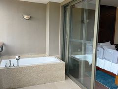 -三亚湾海居雅高铂尔曼度假酒店