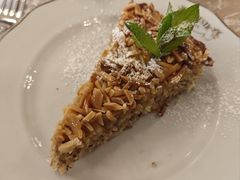 -Majestic Café