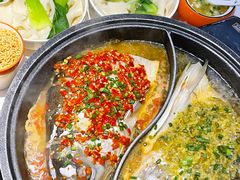 -阿瓦山寨·湘菜现炒·剁椒鱼头王(咸阳总店)