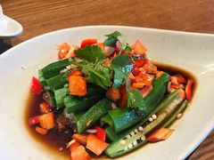 -云海肴·汽锅鸡·云南菜(天山百盛优客店)