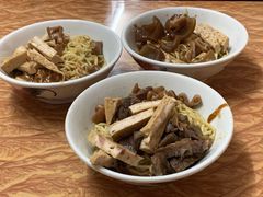-松树干拌面店