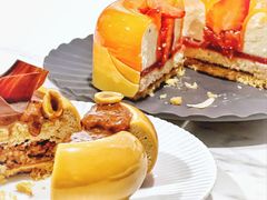 葡萄柚草莓萨伐仑松饼-潮一不贰·法式甜品·生日蛋糕·西式简餐(外滩店)