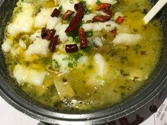 -渝是乎酸菜鱼(龙旗购物中心店)