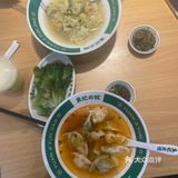 一碗热腾腾的鲜美饺子