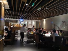 大堂-海底捞火锅鲜切牛肉主题店(长寿路店)