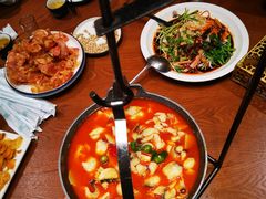 版纳菠萝饭-老滇山寨•云南特色菜•地方菜•民族风情歌舞表演(金碧店)