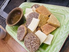 炸三色糍粑-三锅莊·牦牛肉火锅·香格里拉特色藏餐宴请餐厅(昆明创始店)