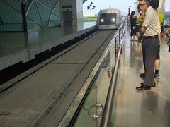 -龙阳路磁悬浮列车总站-停车场