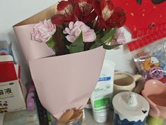 -何兮花店·气球派对鲜花店(马桥银春路万科城店)