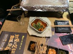 -何师烧烤·香辣蟹·川菜·30年老品牌(太古里旗舰店)