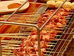 -哈尔滨小酒馆·鲜肉现穿自助烧烤(康新花园店)