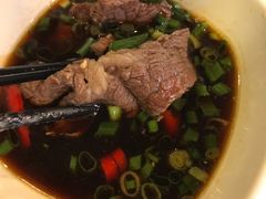 安格斯牛肉-鲜入围煮花胶鸡海鲜火锅