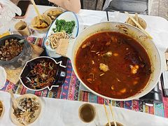 -刘姐啤酒鱼民族演艺餐厅(西街总店)