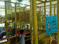 -红栌温泉山庄生态美食餐厅