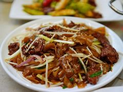 干炒牛河-肥仔文澳门猪骨煲(南京西路店)