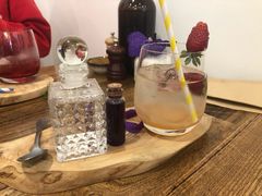 snow white-FLOVIE FLORIST CAFE
